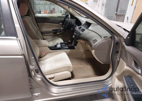 2009 Honda Accord 2.4 Lx-P z USA, uszkodzony, nr VIN 1HGCP26449A001157